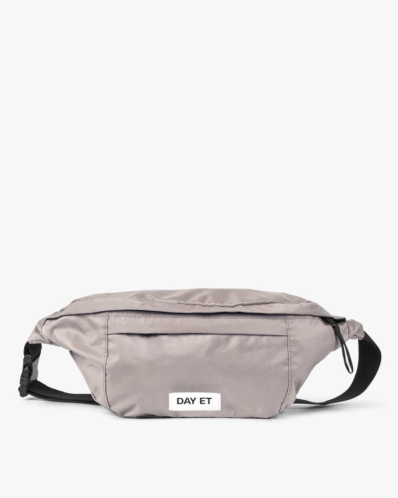 Day Gweneth RE-S Bum L